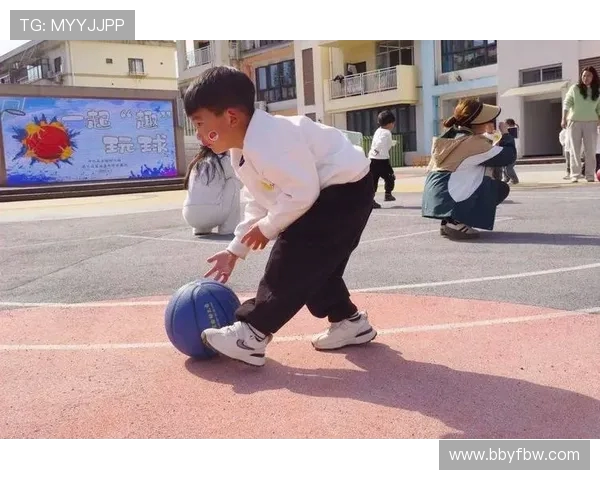 篮球的无限魅力：从街头到职业赛场的成长之路与精彩瞬间
