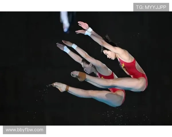 跳水运动的魅力与挑战:从基本动作到奥运赛场的精彩瞬间 跳水运动的魅力与挑战:从基本动作到奥运赛场的精彩瞬间