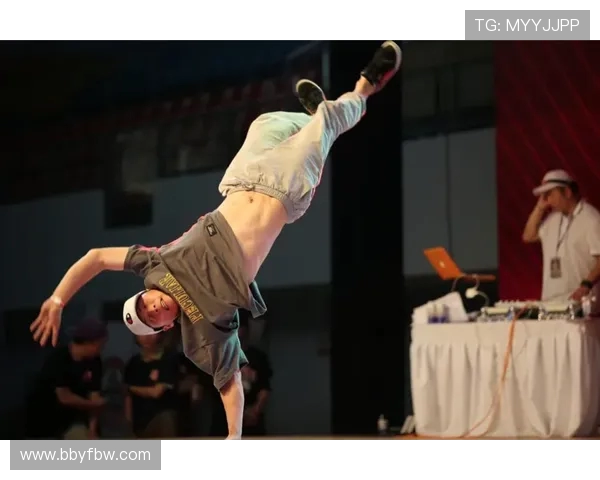 上海攀岩队在世界街舞大赛中的力量表现引发热议与赞赏