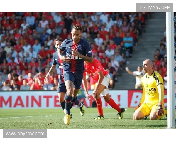 尼姆主场迎战巴黎圣日耳曼期待精彩对决与激烈竞争 尼姆主场迎战巴黎圣日耳曼期待精彩对决与激烈竞争